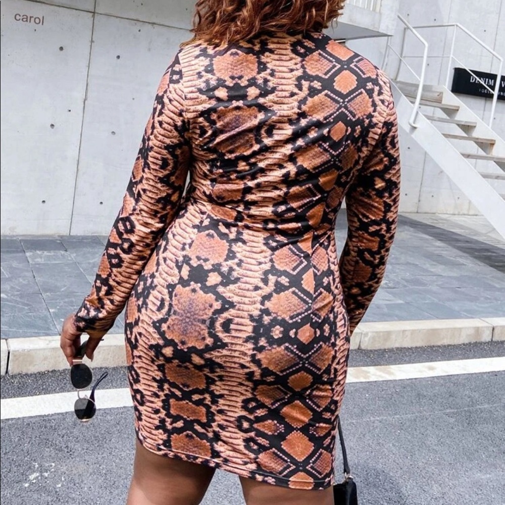 EXOTIC SNAKE PRINT DRESS - Picture 2 of 3